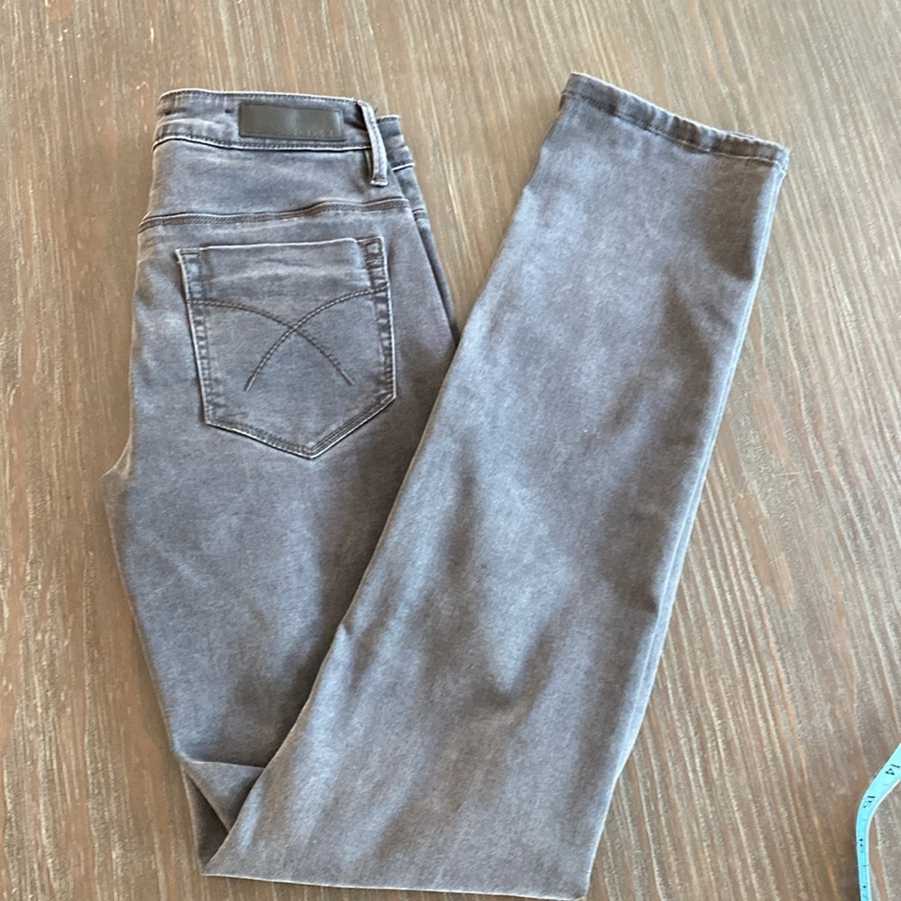 2016 by Parasuco denim in size 2 x 32. Faded gray charcoal color.
